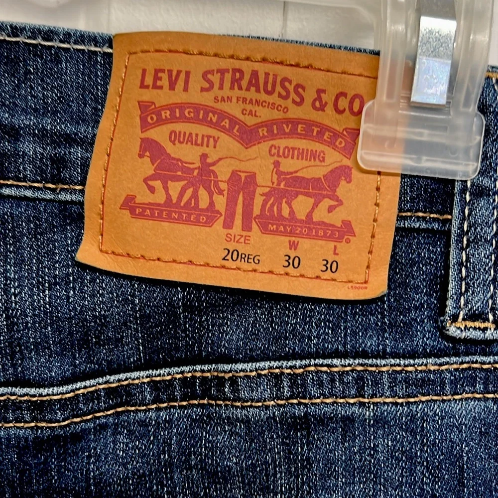 Levi’s 512 Dark Blue 5 Pocket Mid Rise Slim Taper Jeans Teen Size 20